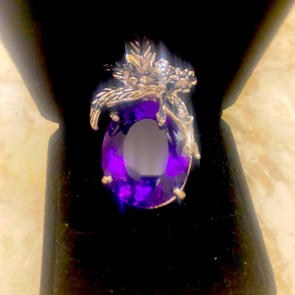 Natural Amethyst Gemstone Pendant 289$